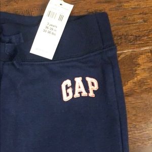 NWT Gap Factory girls logo pant fleece NAVY 3 yrs